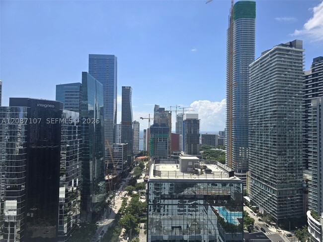 Building Photo - 1060 Brickell Ave
