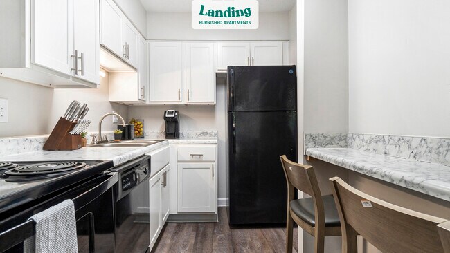 Building Photo - 6625 Lake Hill Dr