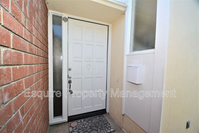 Foto del edificio - 1629 Pierside Ln
