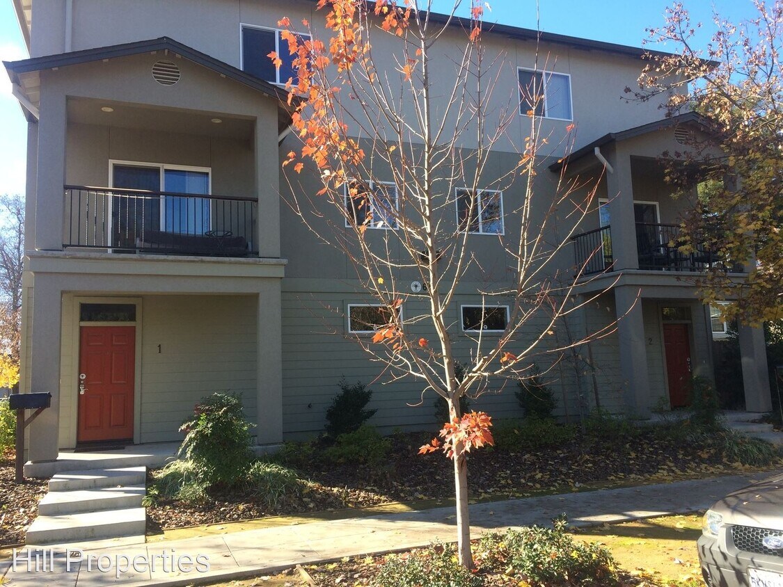 Primary Photo - 710 Ivy St