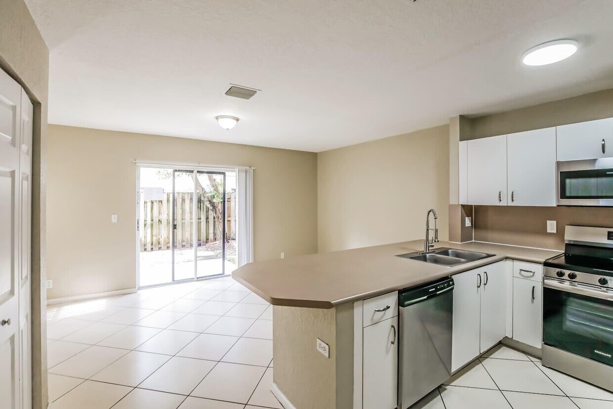 Foto principal - 964 Summit Lake Dr