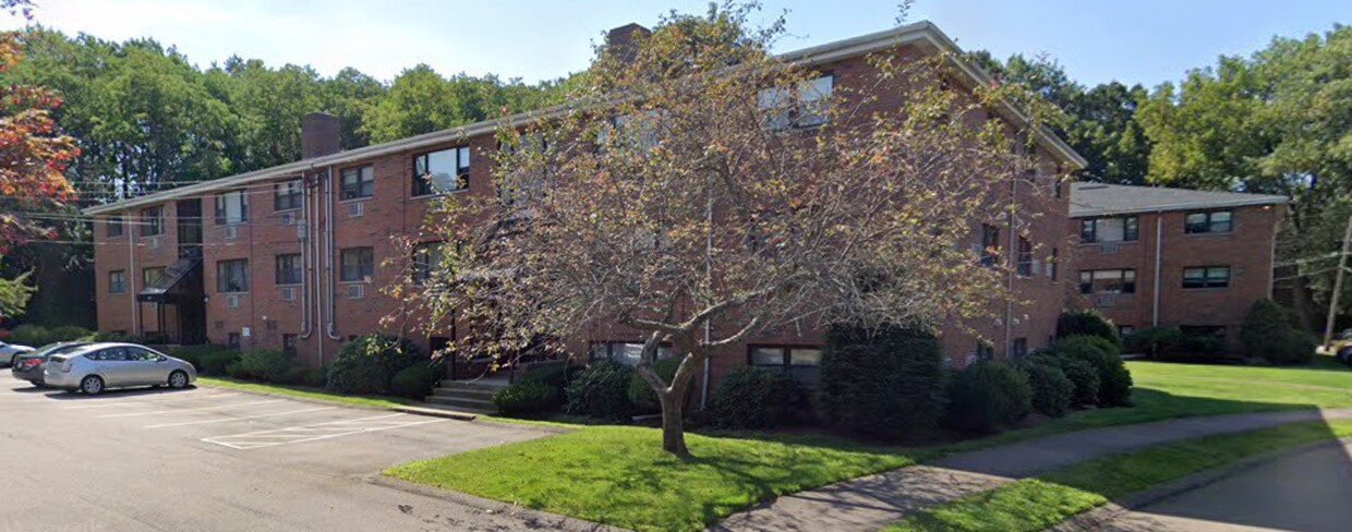 Primary Photo - 288 Grove St