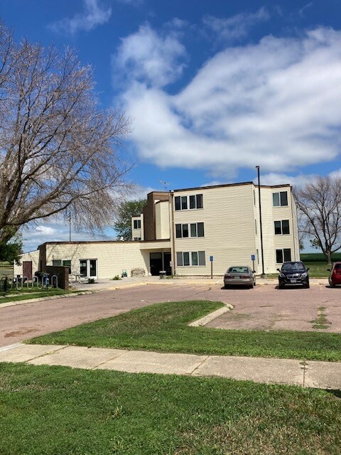 Building Photo - Woodland Park - Holstein