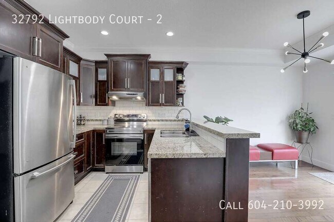 Photo du bâtiment - Bright & Spacious Townhouse