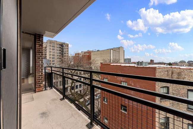 Building Photo - 2600 N Hampden Ct