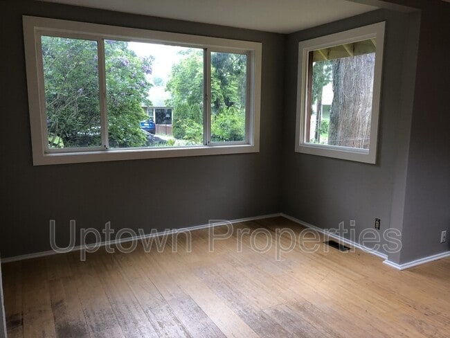 Foto del edificio - 3671 SE Tenino St