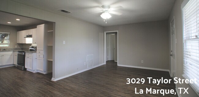 front living room - 3029 Taylor St