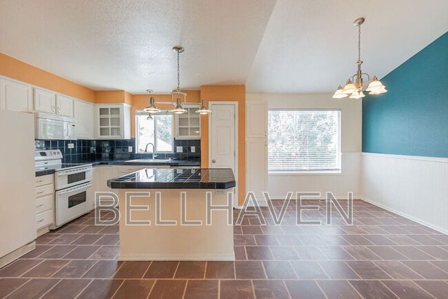 Building Photo - 5797 S Sedum Way