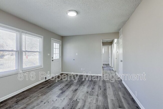 Building Photo - 11201 Crystal Ave