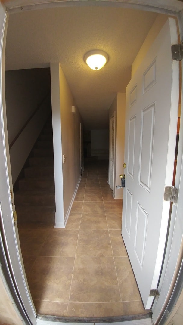 Building Photo - Newly Renovated Beautiful 2 Bedroom Home