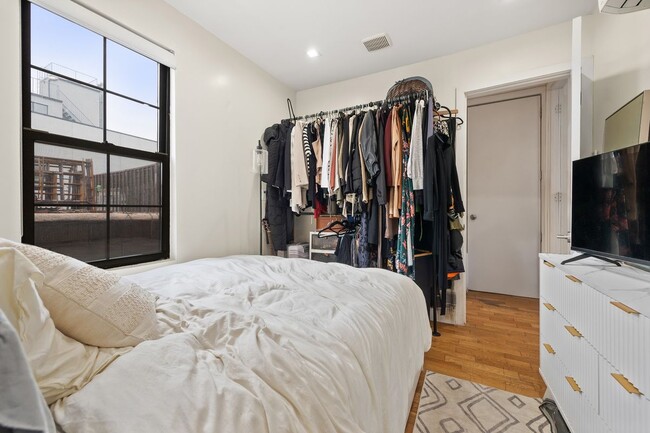 Foto del edificio - KINGSLAND AVENUE