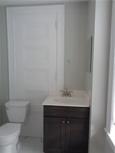 Building Photo - 22 W 3rd St