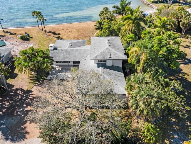 Building Photo - 700 Indian Beach Cir