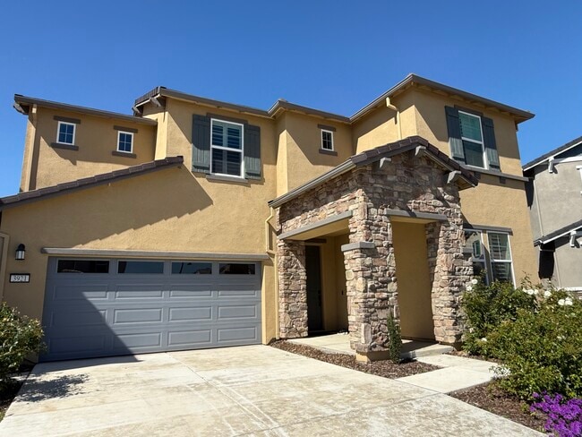 Building Photo - 3921 Mirecourt Cir