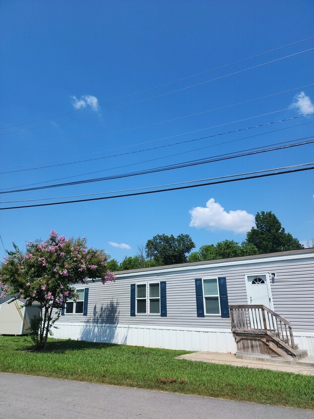 Building Photo - 