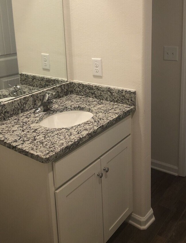 Foto principal - 3994 Meredith Woods Ln