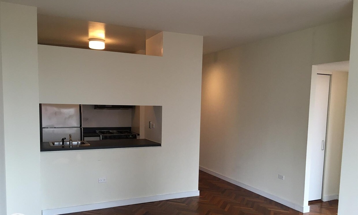 Primary Photo - 415 E 88th St