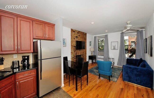 Building Photo - 408 W 49th St