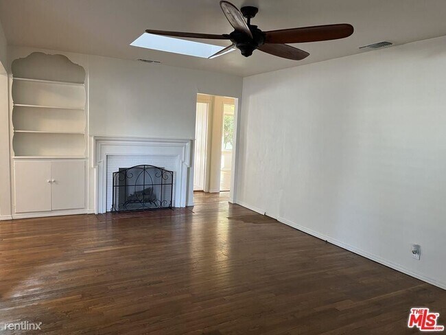 Building Photo - 2 br, 2 bath House - 14317 Miranda St