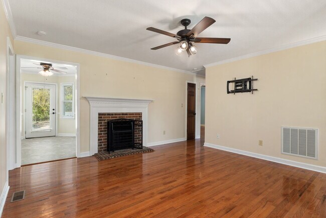Foto del edificio - 940 Skylar Ct