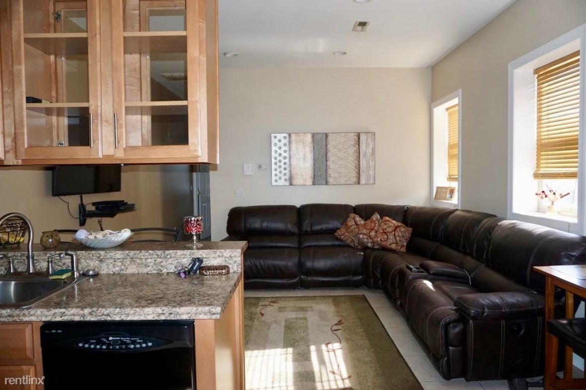 Primary Photo - 2 br, 1 bath Apartment - 1627 W Porter Street