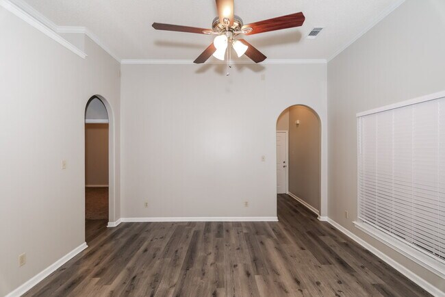 Foto del edificio - 6887 Seaside Dr