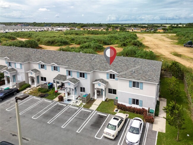 Foto del edificio - 448 NW 12th Pl