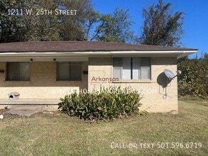 Building Photo - 1211 W 25th St