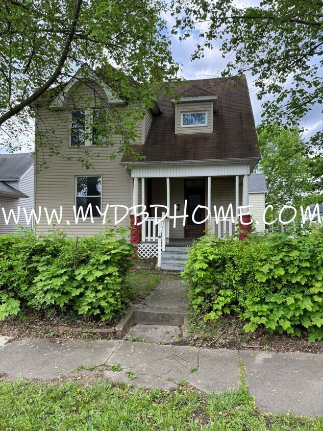 Primary Photo - 825 W 4th St