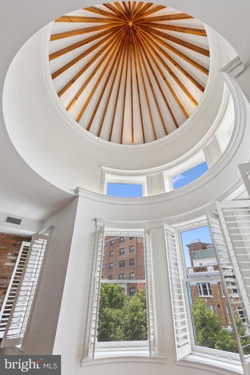 Foto del edificio - 1641 R St NW