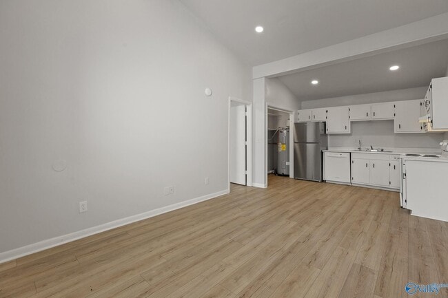 Building Photo - 3704 Squaw Valley Dr SW