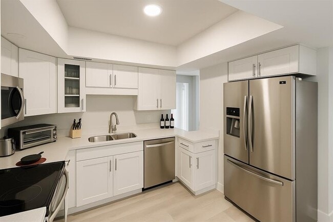 Building Photo - 4013 N Ocean Dr