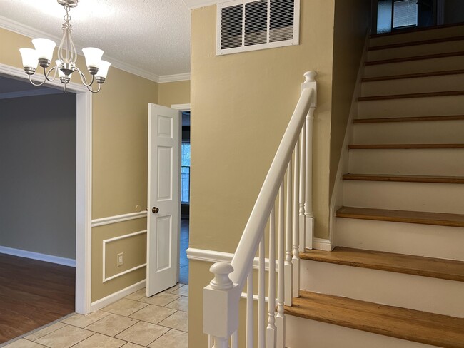 Building Photo - 6790 Kelmscott Dr