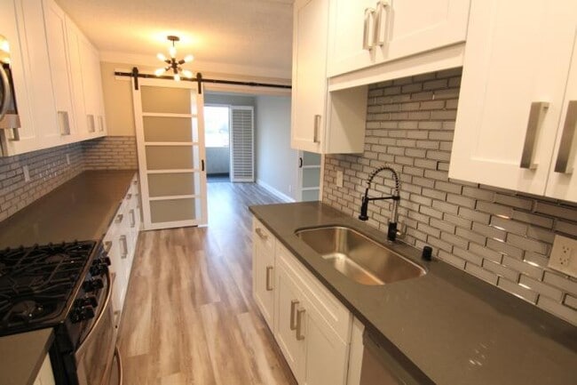 Building Photo - 2 bedroom in Los Angeles CA 90034