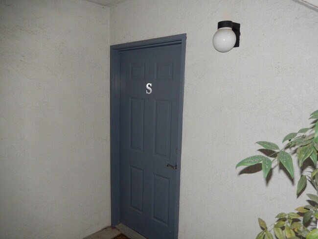 Foto del edificio - LEASE PENDING - Nice SLO Condo