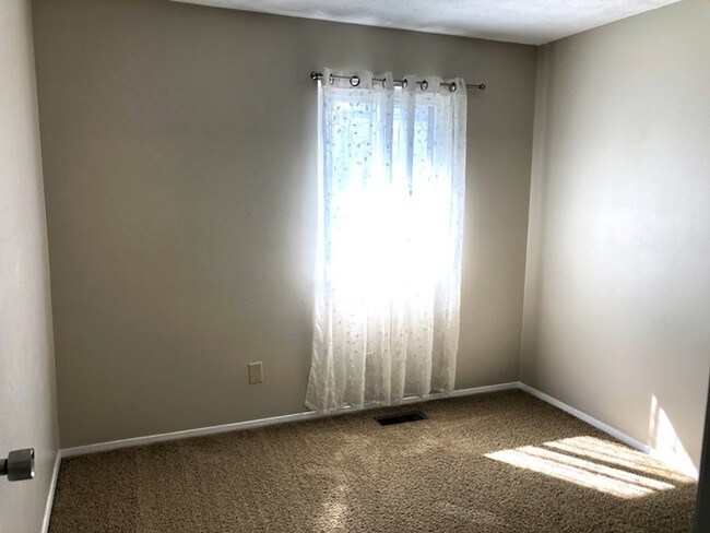 Building Photo - Cozy West Chester Condo!
