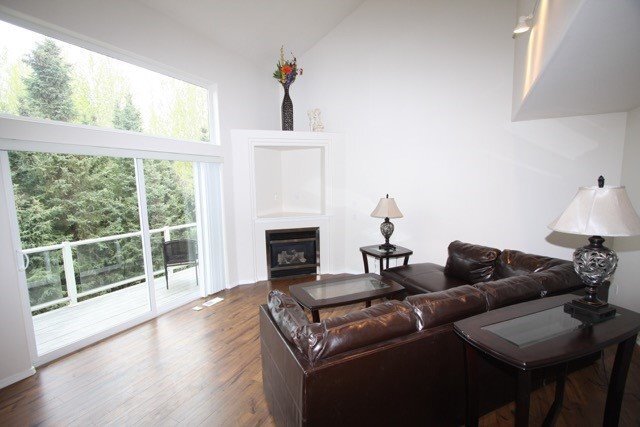 Building Photo - 3 Bedroom South Anchorage Condo!