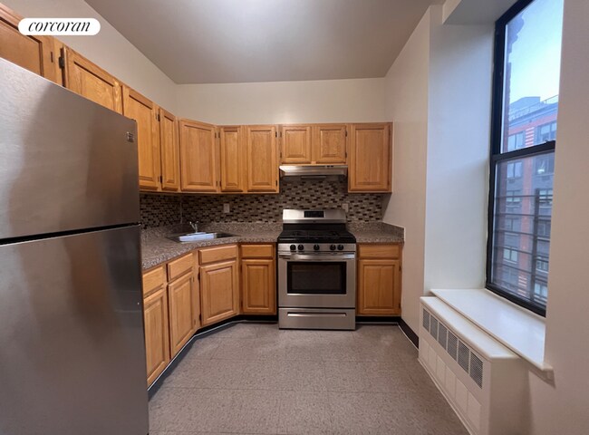 Building Photo - 311 W 128th St