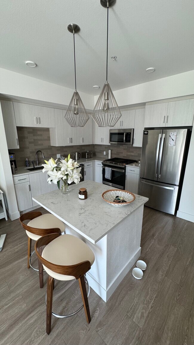 Foto del edificio - 9870 Carroll Canyon Rd
