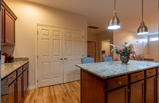 Building Photo - 1160 Municipal Dr