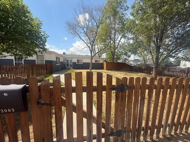 Photo - $0 DEPOSIT OPTION. CLASSIC CHARACTER MEETS COMFORT: 2-BED, 1-BATH IN AN INVITING TRIPLEX Apartment