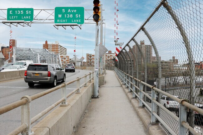 Bike lanes connect the Bronx and Manhattan.