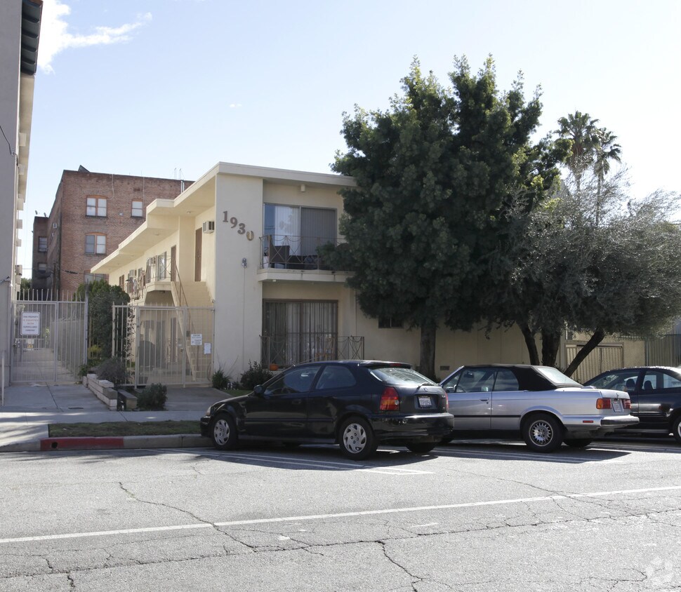 Primary Photo - 1930 Tamarind Ave