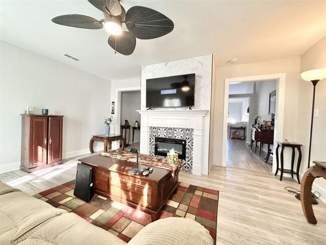 Rec room - 6031 Ambassador Dr