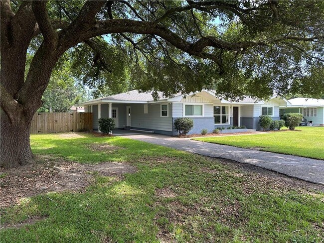 Foto del edificio - 311 W Marigold Ave