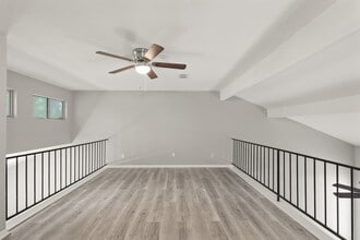 Building Photo - 12322 Wild Pine Dr