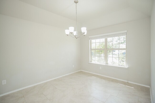 Building Photo - 4402 Modica Dr