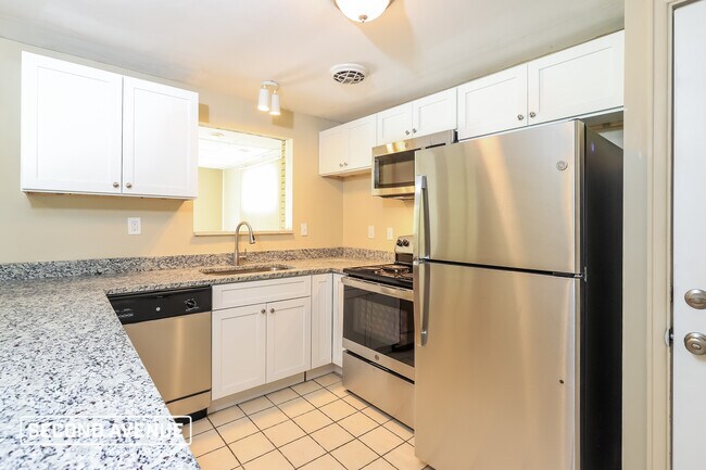 Building Photo - 716 Heartwood DR