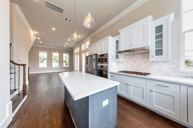 Building Photo - 2702 Harvard St