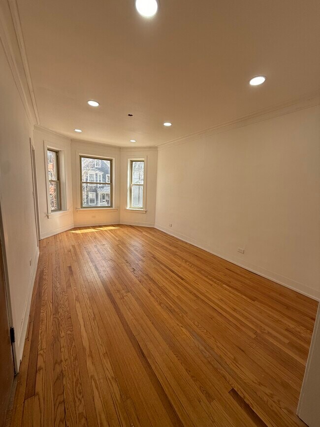 Building Photo - 3116 N Clifton Ave
